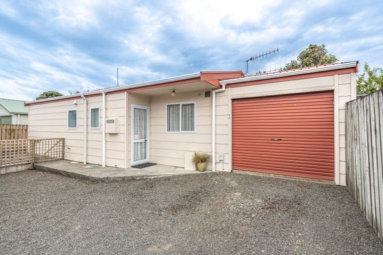 Photo of property in 6c Nikau Street, Tawhero, Whanganui, 4501