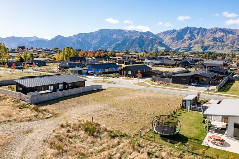 Photo of property in 14 Isthmus Place, Lake Hawea, 9382