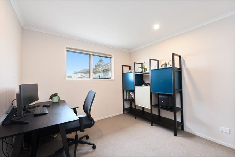 Photo of property in 11 Akeake Lane, Manurewa, Auckland, 2102