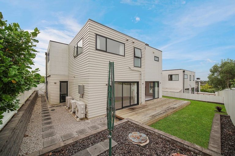 Photo of property in 5 Awakirihi Close, Shamrock Park, Auckland, 2016