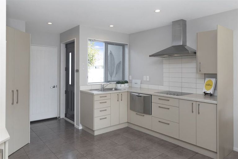 Photo of property in 2/2 Hamilton Avenue, Ilam, Christchurch, 8041