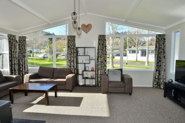 Photo of property in 2 Dillon Bell Road, Whataupoko, Gisborne, 4010