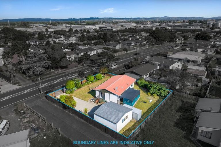 Photo of property in 121 Shifnal Drive, Randwick Park, Auckland, 2105