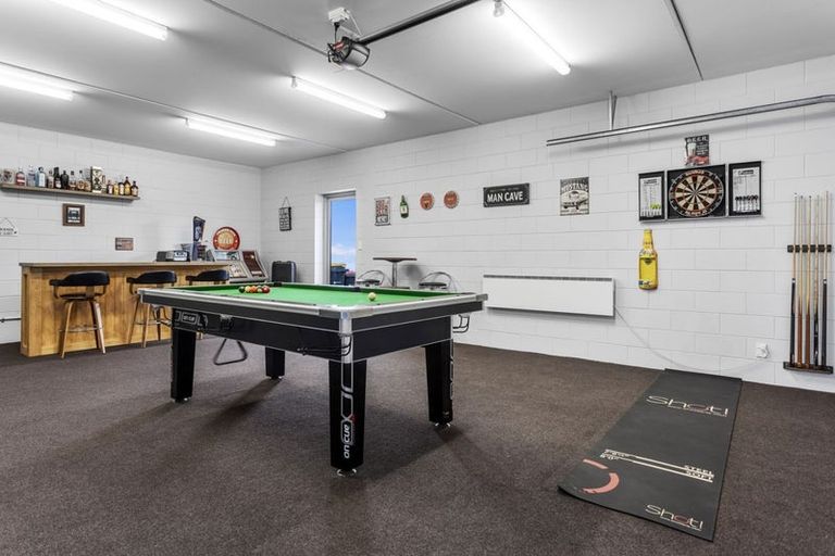 Photo of property in 76 Oakgrove Drive, Rangiora, 7400