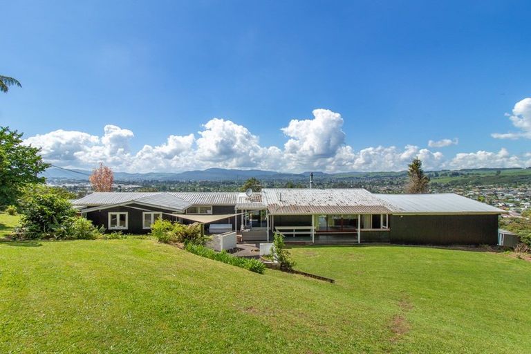Photo of property in 30 Mountain Road, Western Heights, Rotorua, 3015