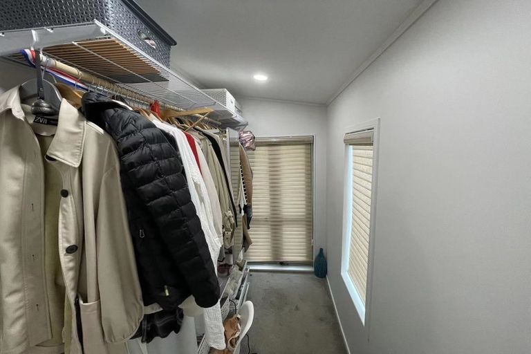 Photo of property in 108 Kemp Road, Massey, Auckland, 0614