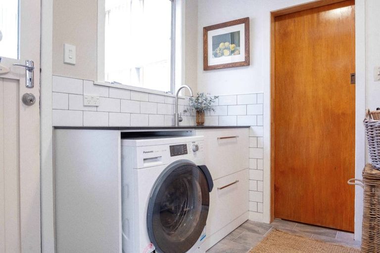 Photo of property in 8 Goldsmith Terrace, Hospital Hill, Napier, 4110