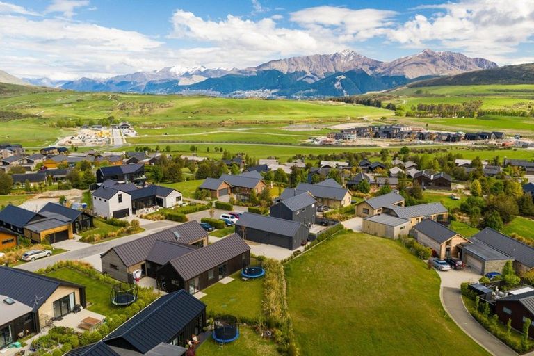 Photo of property in 4 Polperro Court, Jacks Point, Queenstown, 9371