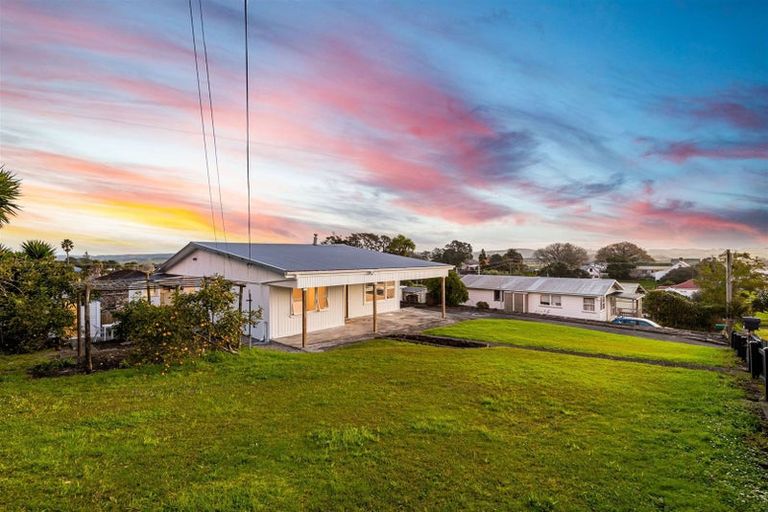 Photo of property in 31 Karaka Street, Helensville, 0800
