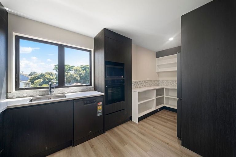 Photo of property in 8/2 Nikau Street, New Lynn, Auckland, 0600