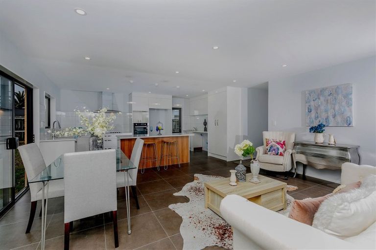 Photo of property in 1/25 Kennington Drive, Clendon Park, Auckland, 2103