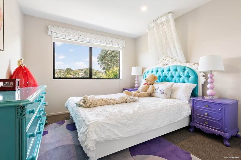 Photo of property in 492 Beach Road, Murrays Bay, Auckland, 0630