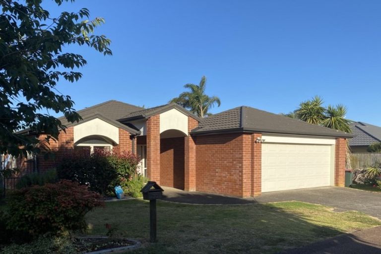 Photo of property in 30 Glencalder Place, Wattle Downs, Auckland, 2103