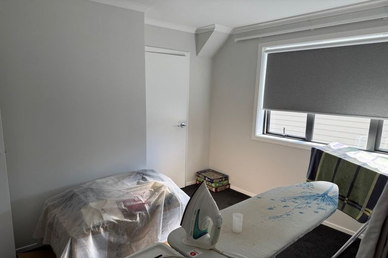 Photo of property in 91c Whites Line East, Waiwhetu, Lower Hutt, 5010