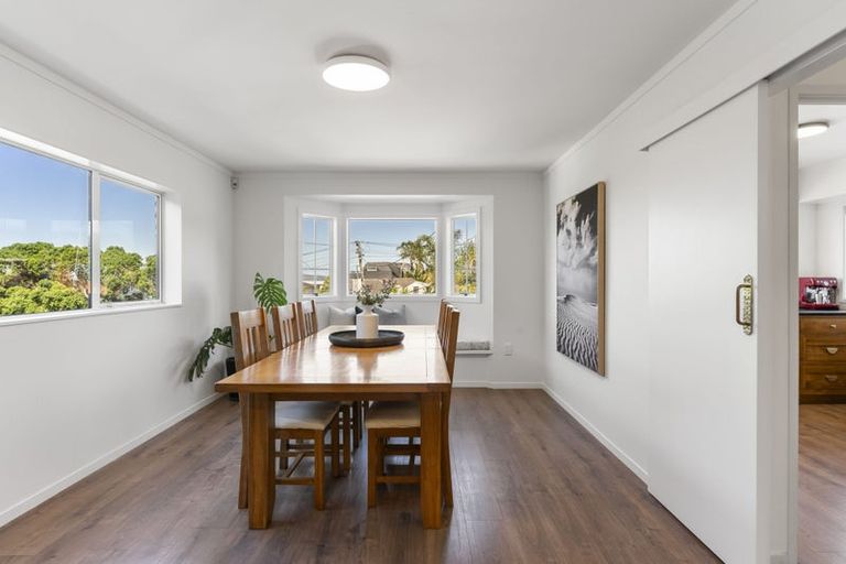 Photo of property in 16 Eastcliffe Road, Castor Bay, Auckland, 0620