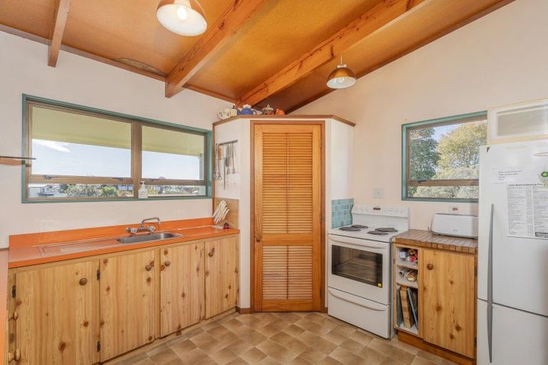 Photo of property in 20 Oyster Drive, Cooks Beach, Whitianga, 3591