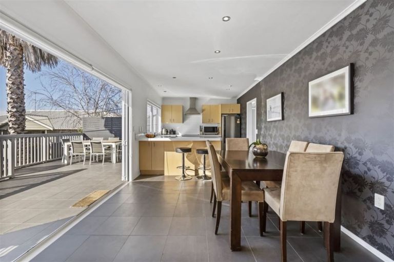 Photo of property in 2/28 Bay Street, Red Beach, 0932