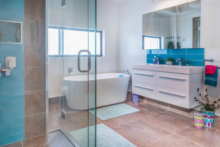 Photo of property in 5 Ian Place, Waihi Beach, 3611