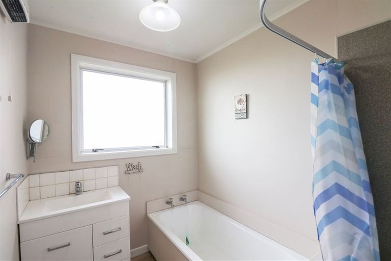 Photo of property in 45 Cambridge Street, Kensington, Timaru, 7910