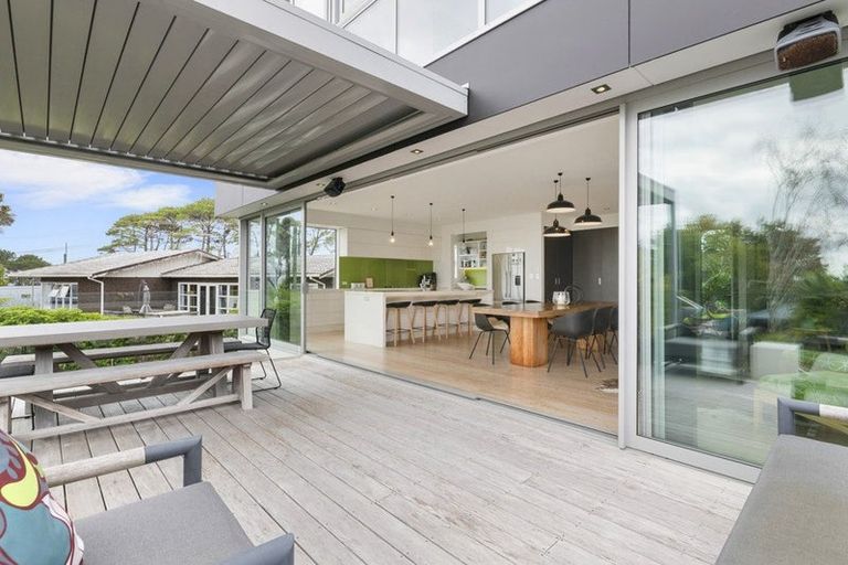 Photo of property in 1/129 Kowhai Road, Mairangi Bay, Auckland, 0630