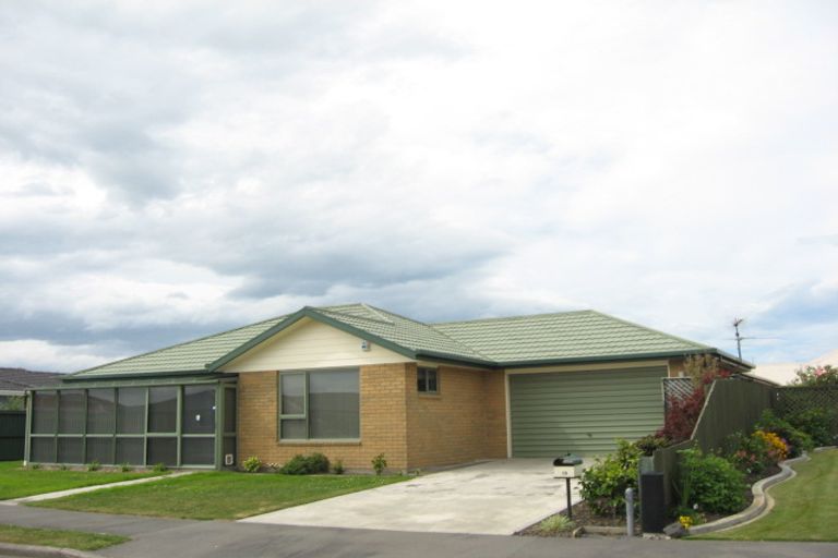 Photo of property in 2/19 Thistledown Place, Woolston, Christchurch, 8062