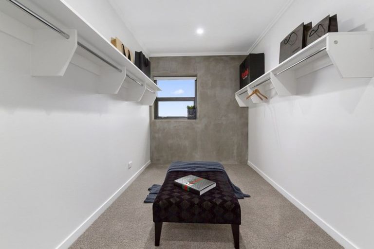 Photo of property in Frame Apartments, 1601/111 Molesworth Street, Thorndon, Wellington, 6011