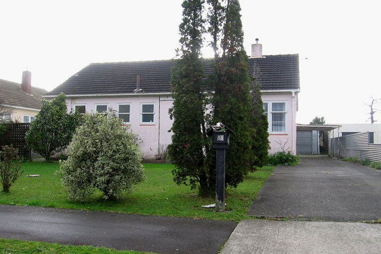 Photo of property in 35 Tyndall Street, Palmerston North, 4414