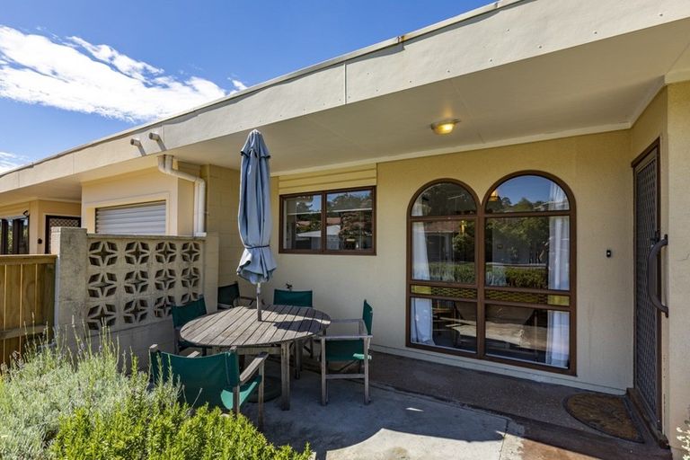 Photo of property in 3 Waverley Street, Waipawa, 4210