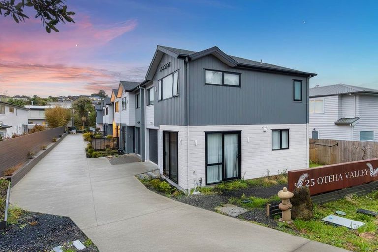 Photo of property in 25f Oteha Valley Road, Northcross, Auckland, 0632