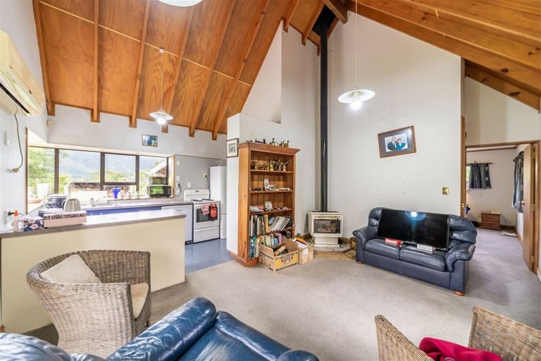 Photo of property in 1154d State Highway 2, Te Marua, Upper Hutt, 5018