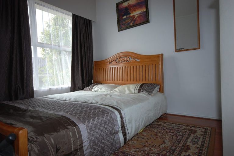 Photo of property in 1/10 Anne Road, Hillcrest, Auckland, 0627