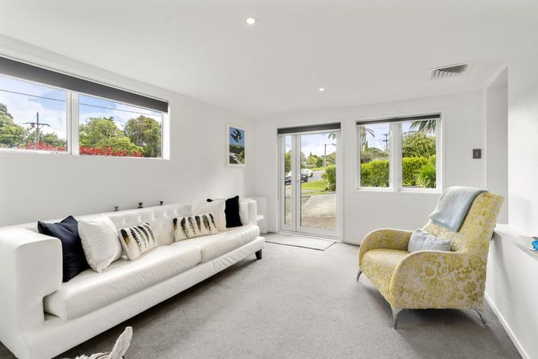 Photo of property in 1/467 Beach Road, Murrays Bay, Auckland, 0630