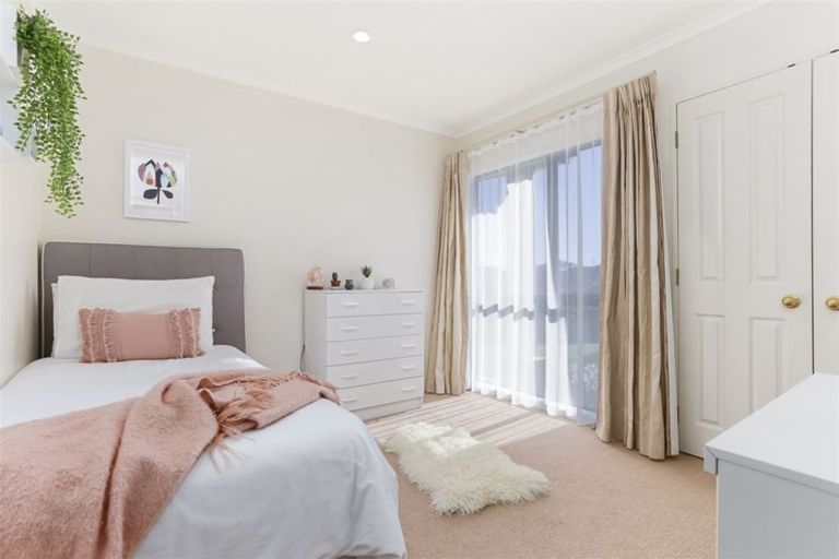 Photo of property in 52 Highfields Terrace, Henderson, Auckland, 0612