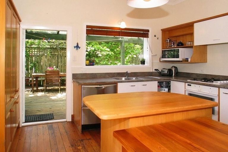 Photo of property in 74 Standen Street, Karori, Wellington, 6012