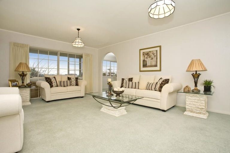 Photo of property in 1/12 Norman Road, Hauraki, Auckland, 0622