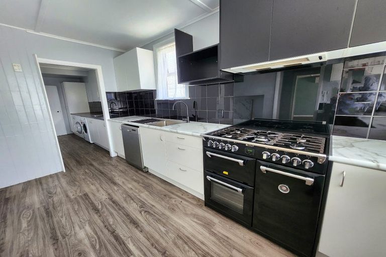 Photo of property in 15 Queen Street, Winton, 9720