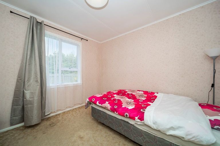 Photo of property in 1 Endeavour Street, Marfell, New Plymouth, 4310