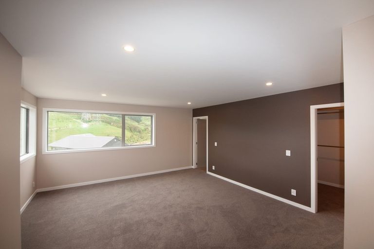 Photo of property in 166 Amesbury Drive, Churton Park, Wellington, 6037