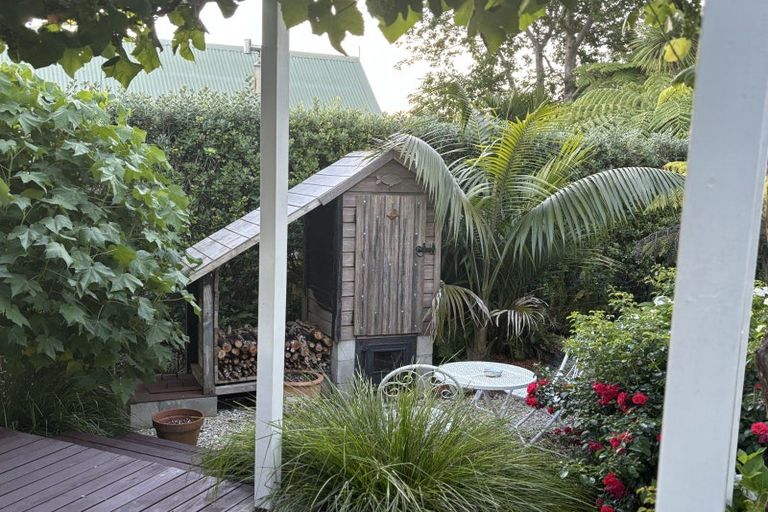 Photo of property in 8 Grants Avenue, Russell, 0202