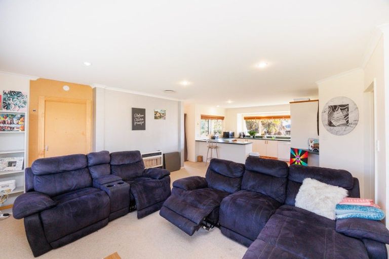Photo of property in 9 Woodgate Court, Fitzherbert, Palmerston North, 4410
