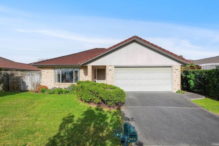 Photo of property in 74 Hillwell Drive, Henderson, Auckland, 0612