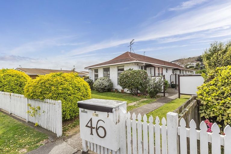 Photo of property in 1/46 Oxford Street, Tawa, Wellington, 5028