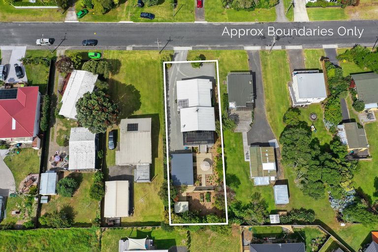 Photo of property in 44 Hillview Road, Waihi Beach, 3611