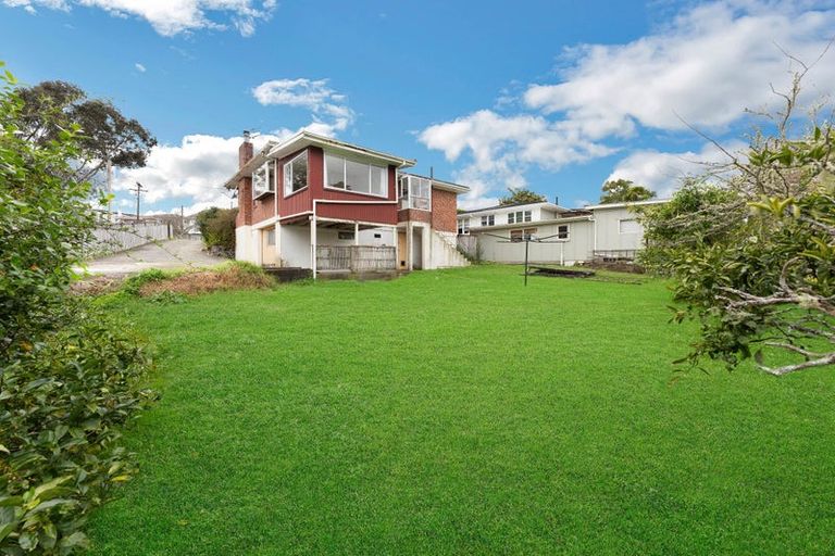 Photo of property in 30 Abbotleigh Avenue, Te Atatu Peninsula, Auckland, 0610