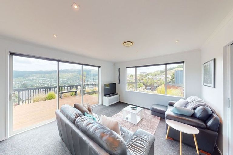 Photo of property in 26 Kilkelly Close, Tawa, Wellington, 5028