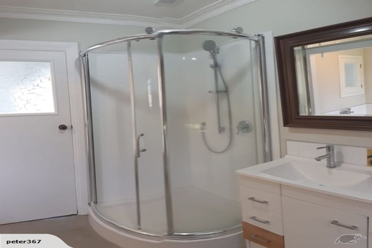 Photo of property in 1/46 Lyons Avenue, Murrays Bay, Auckland, 0630