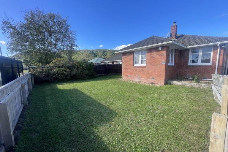 Photo of property in 70 Hewer Crescent, Naenae, Lower Hutt, 5011
