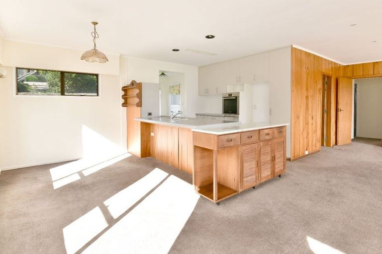 Photo of property in 63 Tindalls Bay Road, Tindalls Beach, Whangaparaoa, 0930