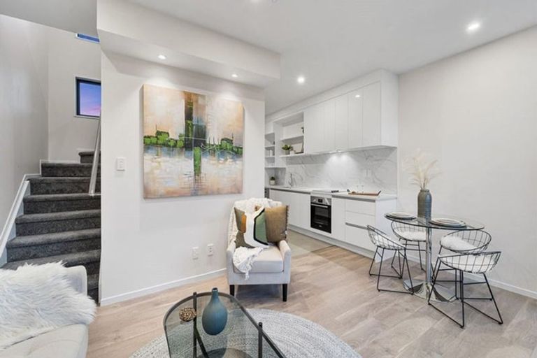 Photo of property in 8/144 Titirangi Road, New Lynn, Auckland, 0600