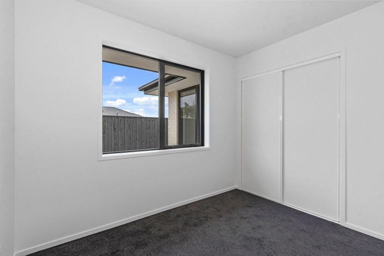 Photo of property in 43 Mehrtens Crescent, Woodend, 7691